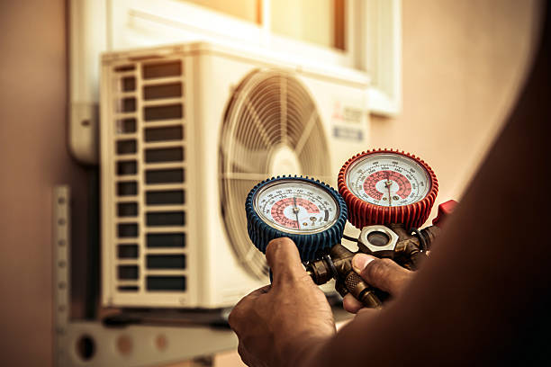Professional Hvac technician working in Adamsville, OH